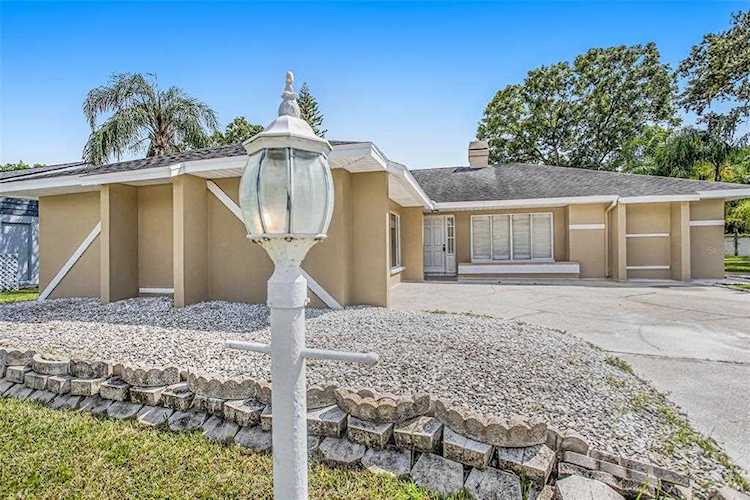 758 Fortuna Dr Brandon, FL 33511