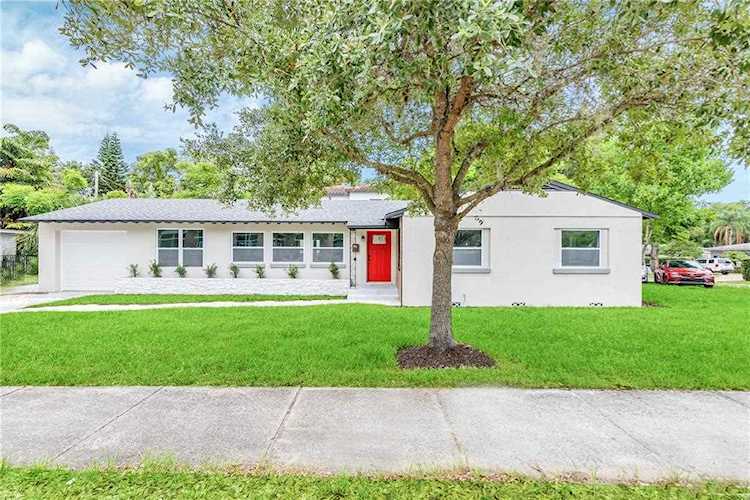 101 S Lakemont Ave Winter Park, FL 32792