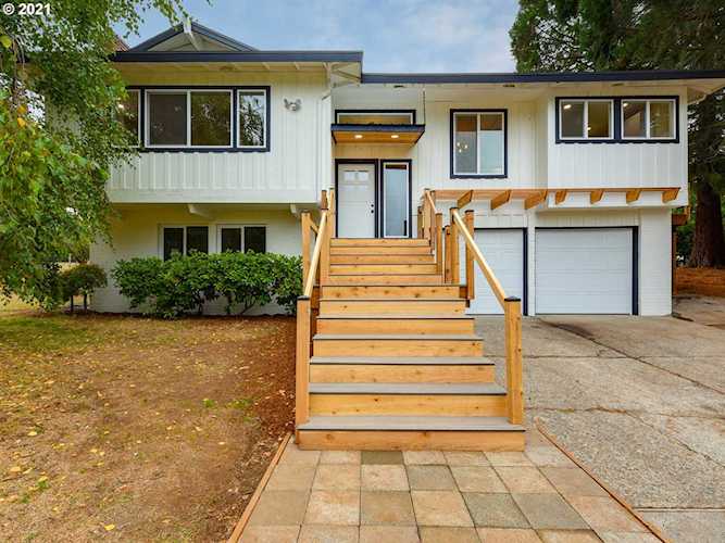 16090 SE Bel Air Dr Damascus, OR 97089