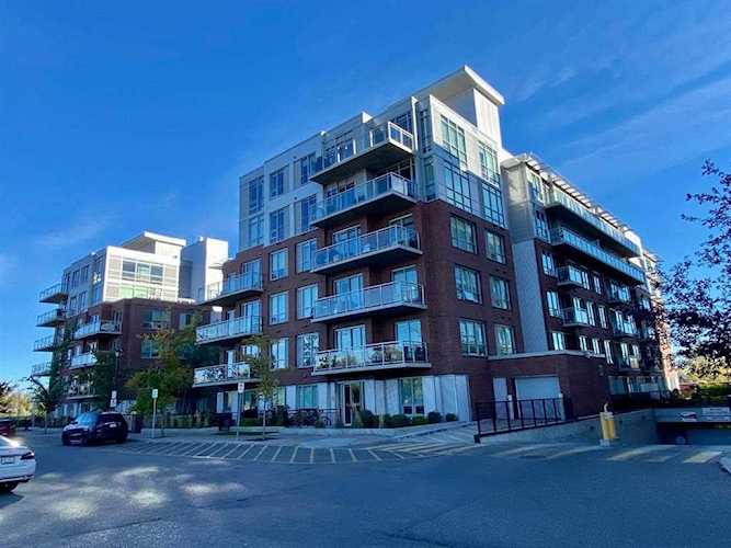 63 Inglewood Park #302 Calgary, AB T2G 1B7