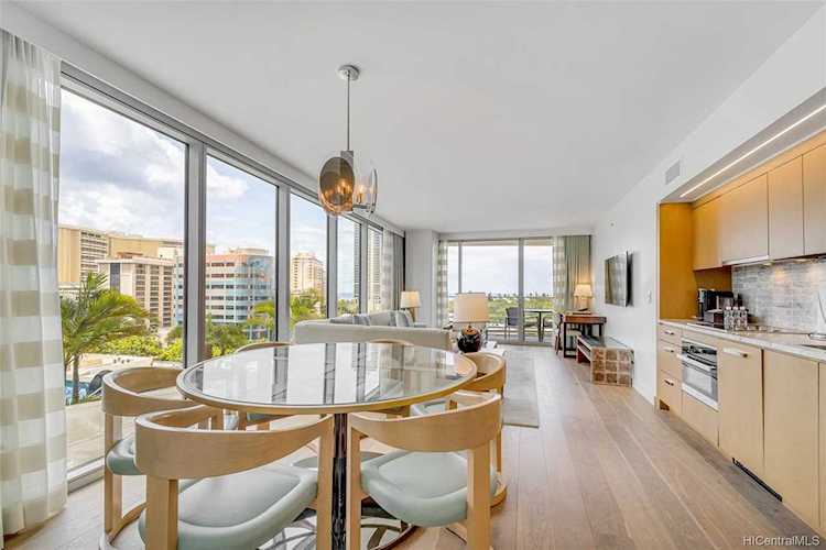 383 Kalaimoku Street Honolulu, HI 96815