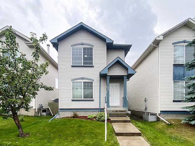 27 Bethel Drive Sherwood Park, AB T8H 2H1