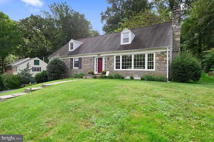 746 Laurel Ln Wayne, PA 19087