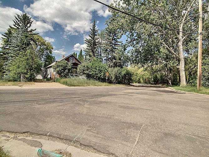 8708 101 Avenue Edmonton, AB T5H 0A9