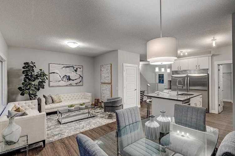 9976 206 Street Edmonton, AB T5T 7N4