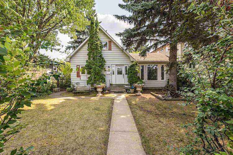 7737 112S Avenue Edmonton, AB T5B 0H5