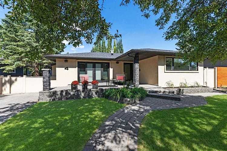 4 Meadowlark Crescent SW Calgary, AB T2V 1Z1