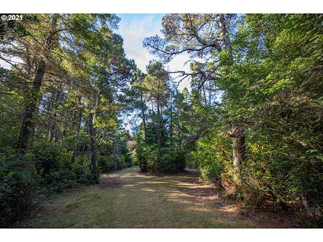Hensley Hill Rd Port Orford, OR 97465