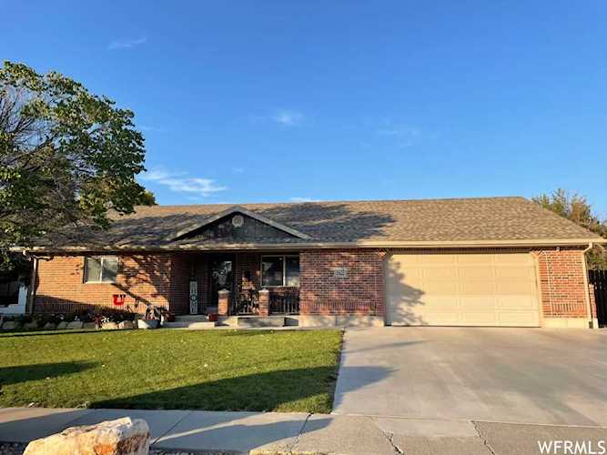 1522 W Smiley Dr Salt Lake City, UT 84123