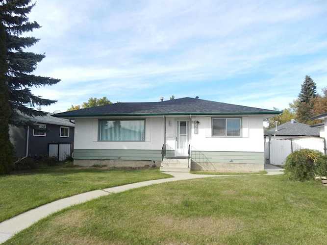 7516 148 Avenue Edmonton, AB T5C 2T7