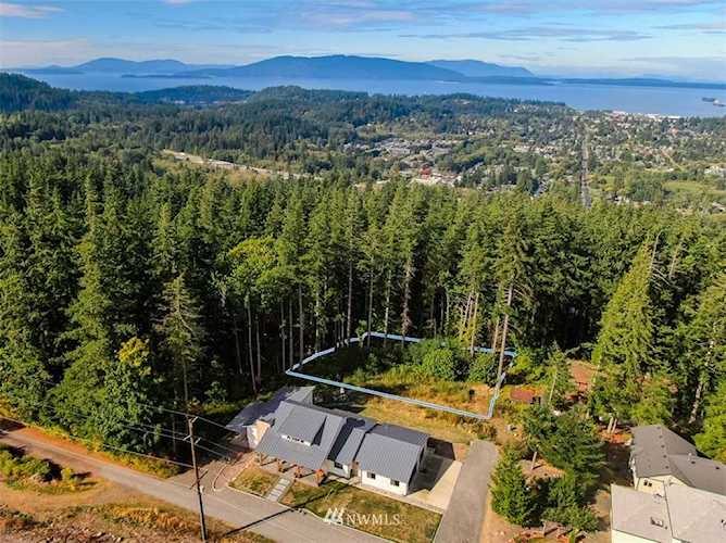 16 XX 40th Place Bellingham, WA 98229