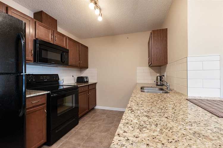 403 273 Charlotte Way Sherwood Park, AB T8H 0K7