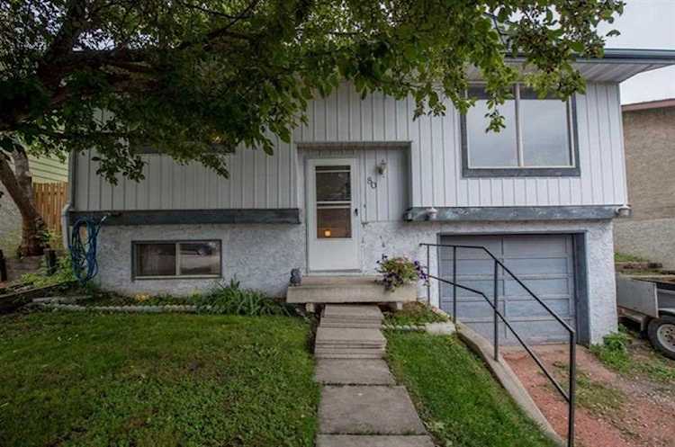 80 Ogmoor Crescent SE Calgary, AB T2C 2E9