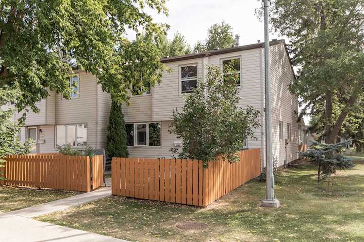 6542 178 Street Edmonton, AB T5T 2A2