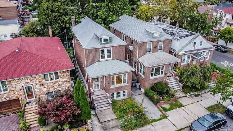 30-13 Baisley Avenue Pelham, NY 10461