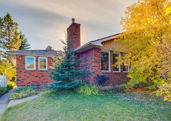 2507 Cochrane Rd NW Calgary, AB T2M 4H8
