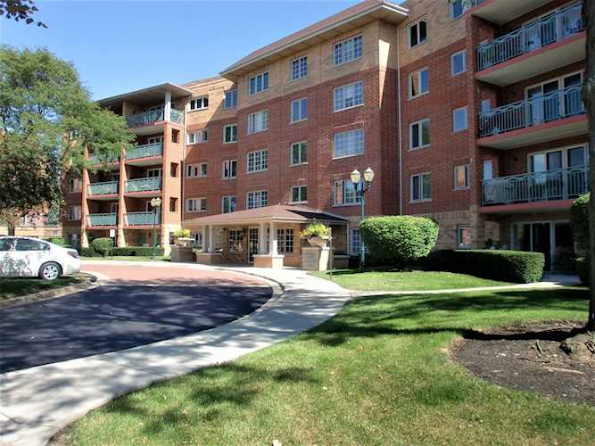 720 Creekside Dr #203 Mount Prospect, IL 60056