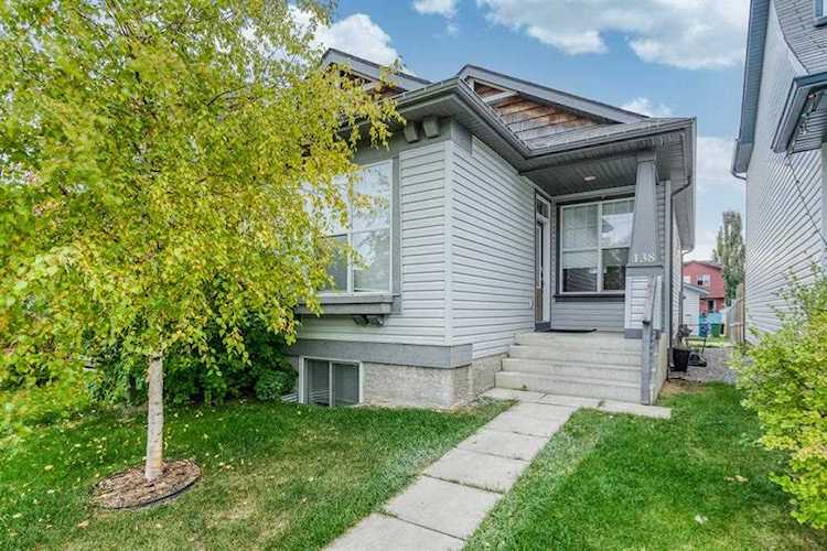 138 Auburn Bay Heights SE Calgary, AB T3M 0A7