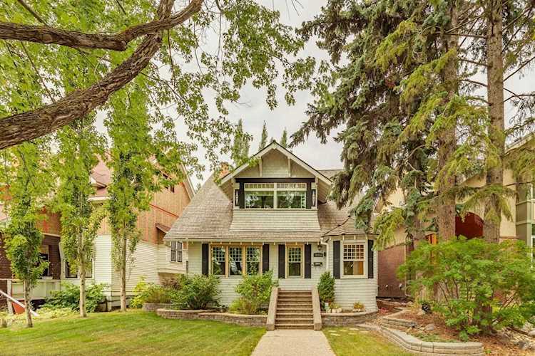 10318 Villa Avenue Edmonton, AB T5N 3T9