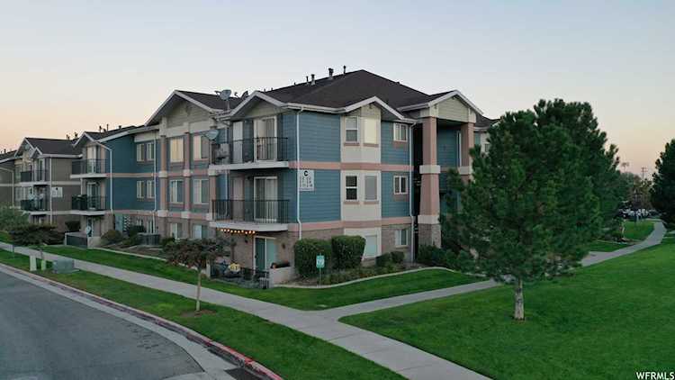 90 E Resaca Dr Sandy, UT 84070