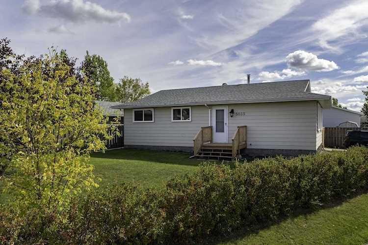 5035 54 Avenue Gibbons, AB T0A 1N0