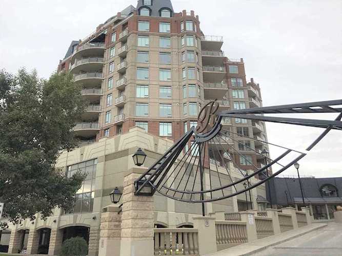 1726 14 Ave NW #805 Calgary, AB T2N 4Y8