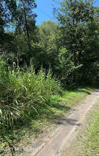329 Riviera Dr Crescent City, FL 32112