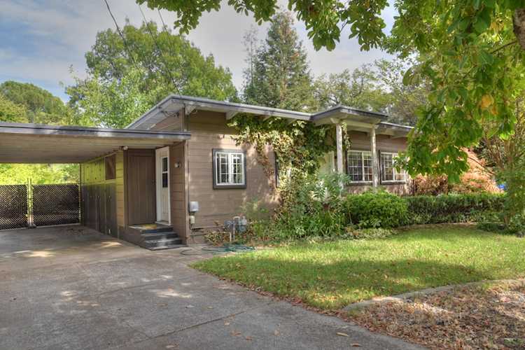 2295 Paris Ave Redding, CA 96001 | MLS 21-4558 Photo 1