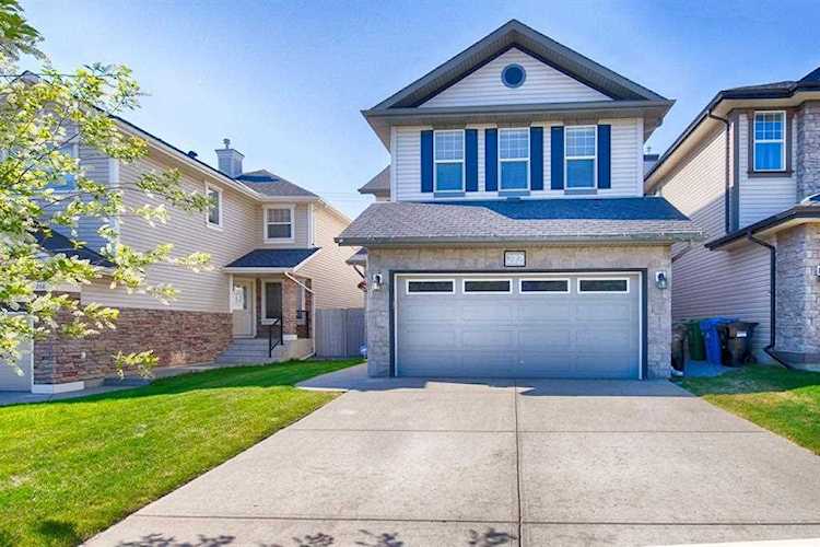 272 Kincora Dr NW Calgary, AB T3R 1N1