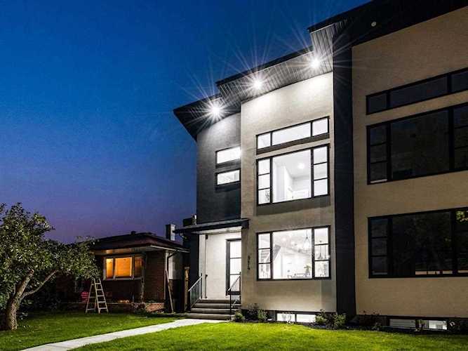 914 15 Ave NE Calgary, AB T2E 1J2