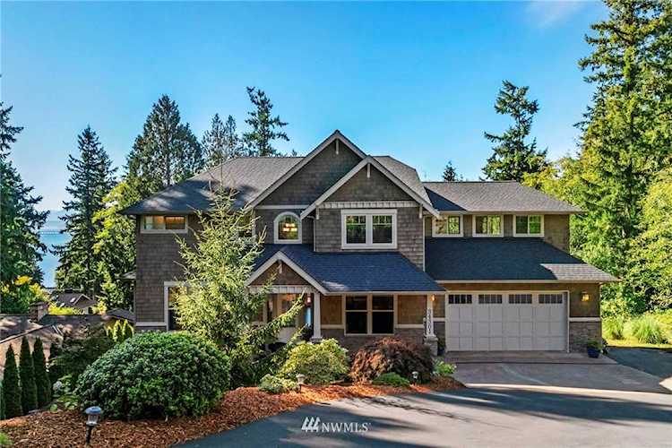 34301 Bridge View Dr NE Kingston, WA 98346