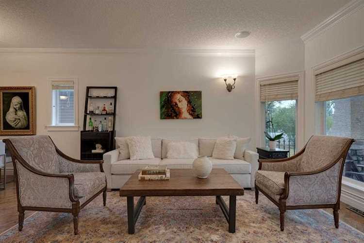2810 18 St NW Calgary, AB t2m 3v1