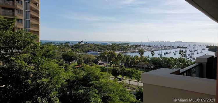 2951 S Bayshore Dr #811 Miami, FL 33133