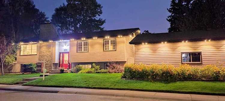 1007 Lake Twintree Dr SE Calgary, AB T2J 2Y3