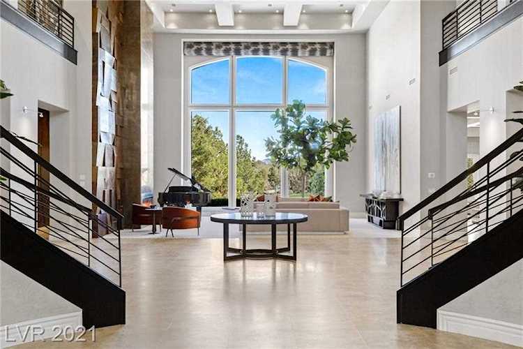 16 Vintage Valley Dr Dr Las Vegas, NV 89141