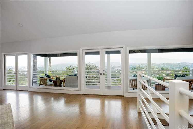 4661 Palmero Dr Los Angeles, CA 90065