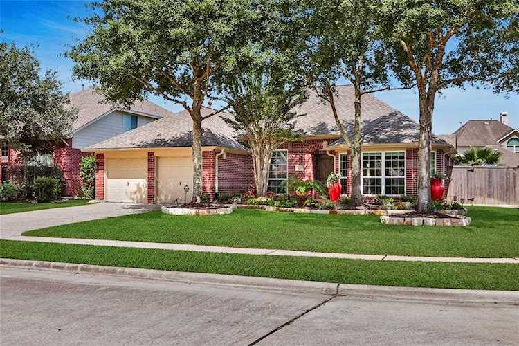 1010 Bringewood Chase Dr Spring, TX 77379