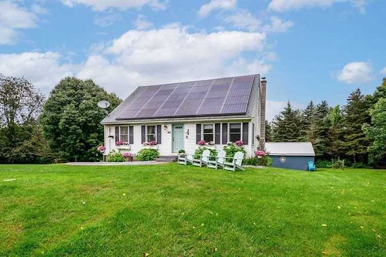 92 Glenwood Rd Rutland, MA 01543