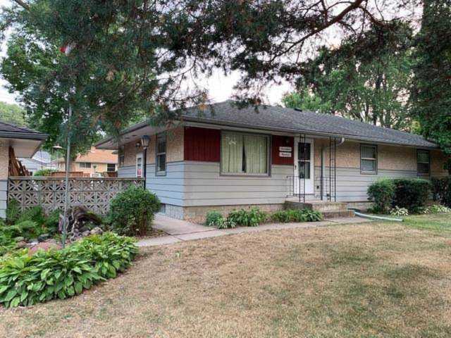 1700 Rosewood Avenue N Maplewood, MN 55109