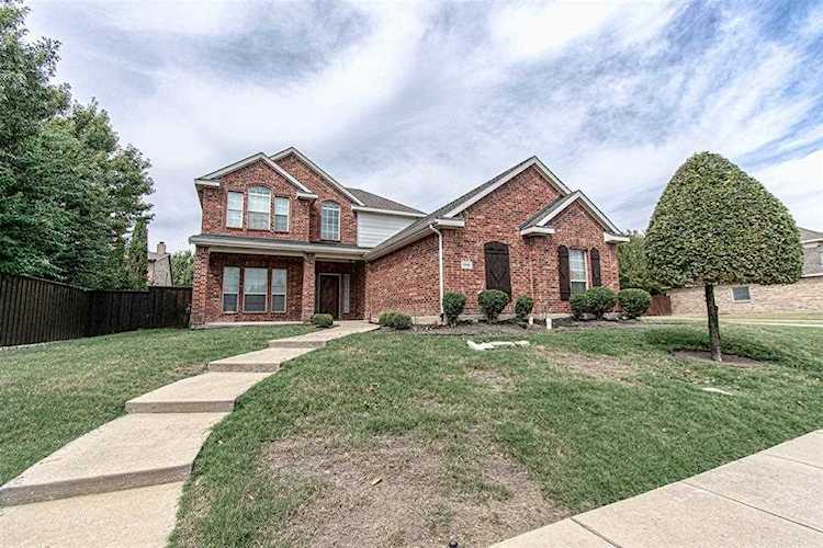 8700 Twin Oaks Drive Mckinney, TX 75070