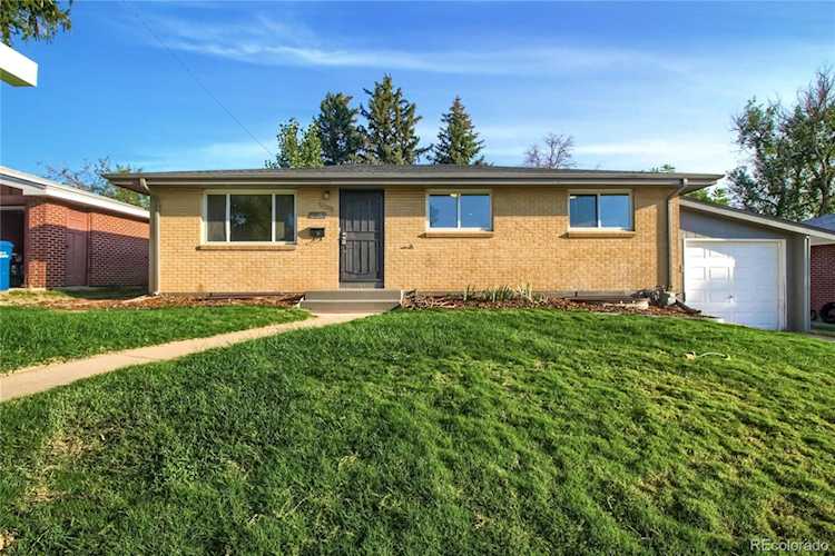 3201 W Farmdale Rd Englewood, CO 80110