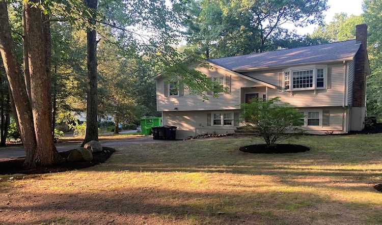 17 Park St Windham, NH 03087