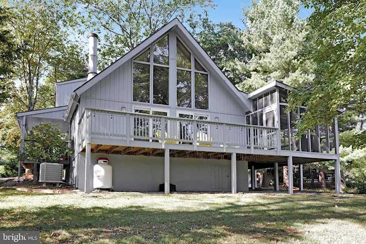 274 The Woods Road Hedgesville, WV 25427