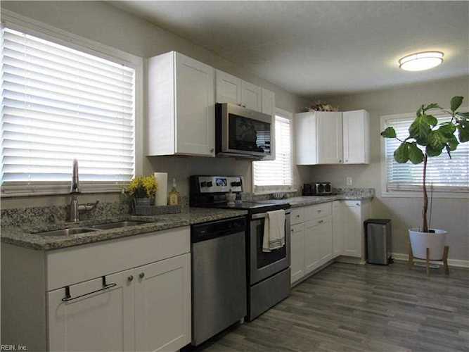 2211 Cromwell Dr Norfolk, VA 23509