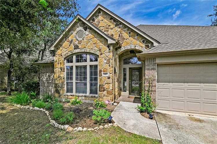 1807 Tall Chief Leander, TX 78641