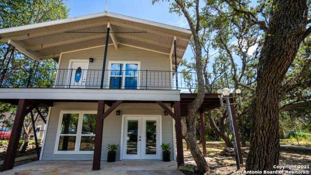1070 Timberlane Dr Canyon Lake, TX 78133