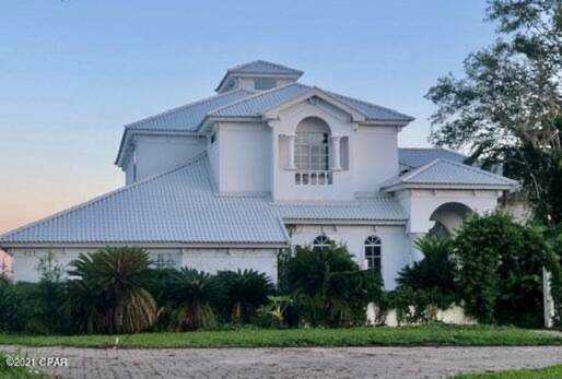 621 Bay Dr Lynn Haven, FL 32444