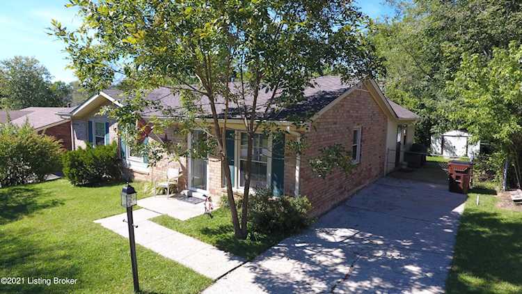 6910 Cedar Lake Ct Louisville, KY 40291