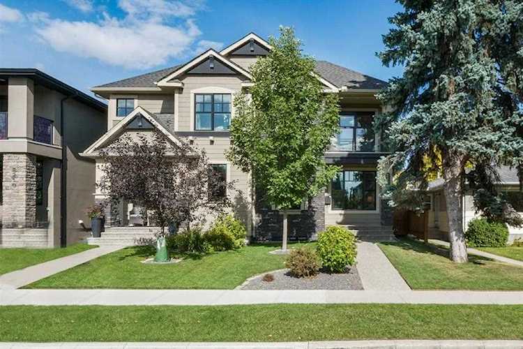 2206 5 Ave NW Calgary, AB T2N 0S7