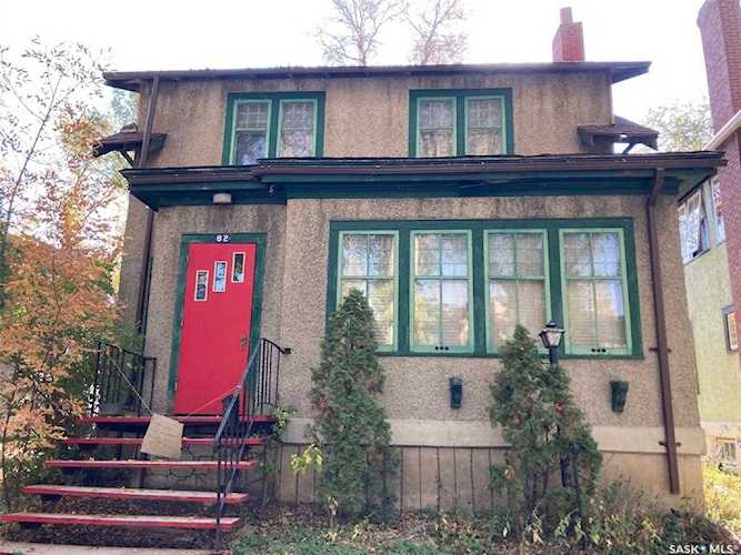 82 Angus Crescent Regina, SK S4T 6N2